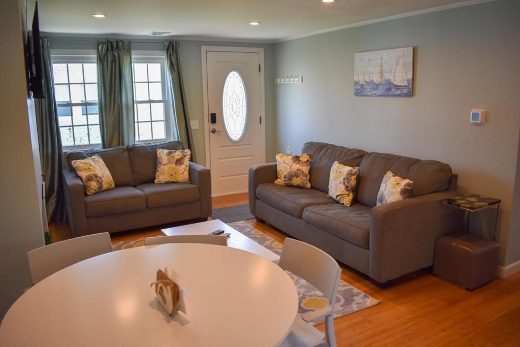 Seaside Serenity, Just A Block /0.1 Mile Away From The Beach Yarmouth Port المظهر الخارجي الصورة