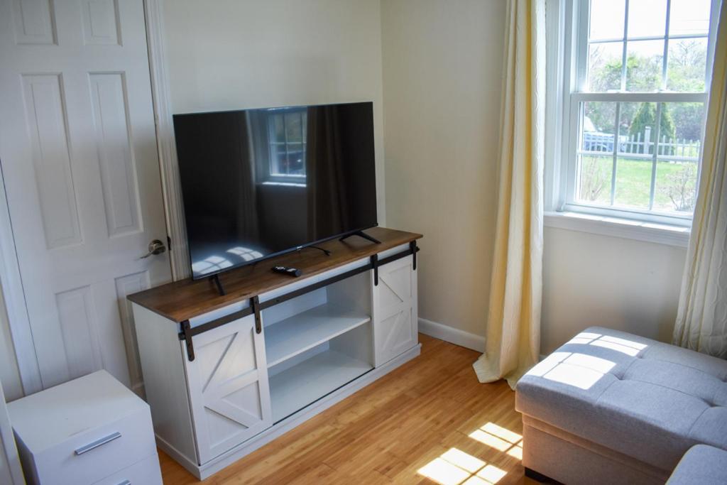 Seaside Serenity, Just A Block /0.1 Mile Away From The Beach Yarmouth Port المظهر الخارجي الصورة